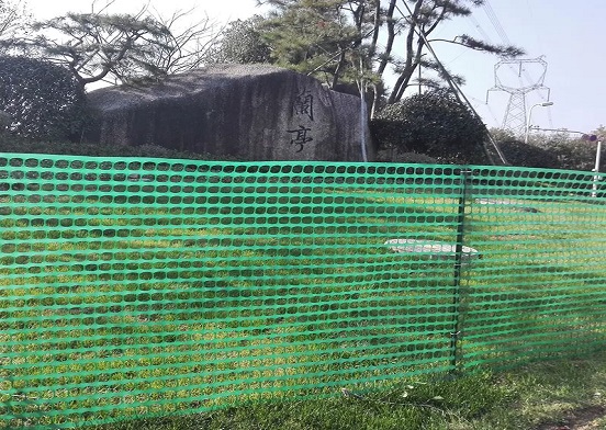 Schützen Sie Ihre Hühner mit Geflügelnetzen aus Kunststoff